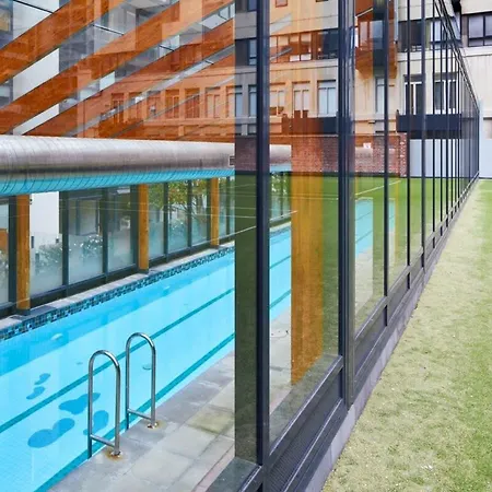 Melbourne Cbd Apt With A C Balcony & Pool Exterior photo