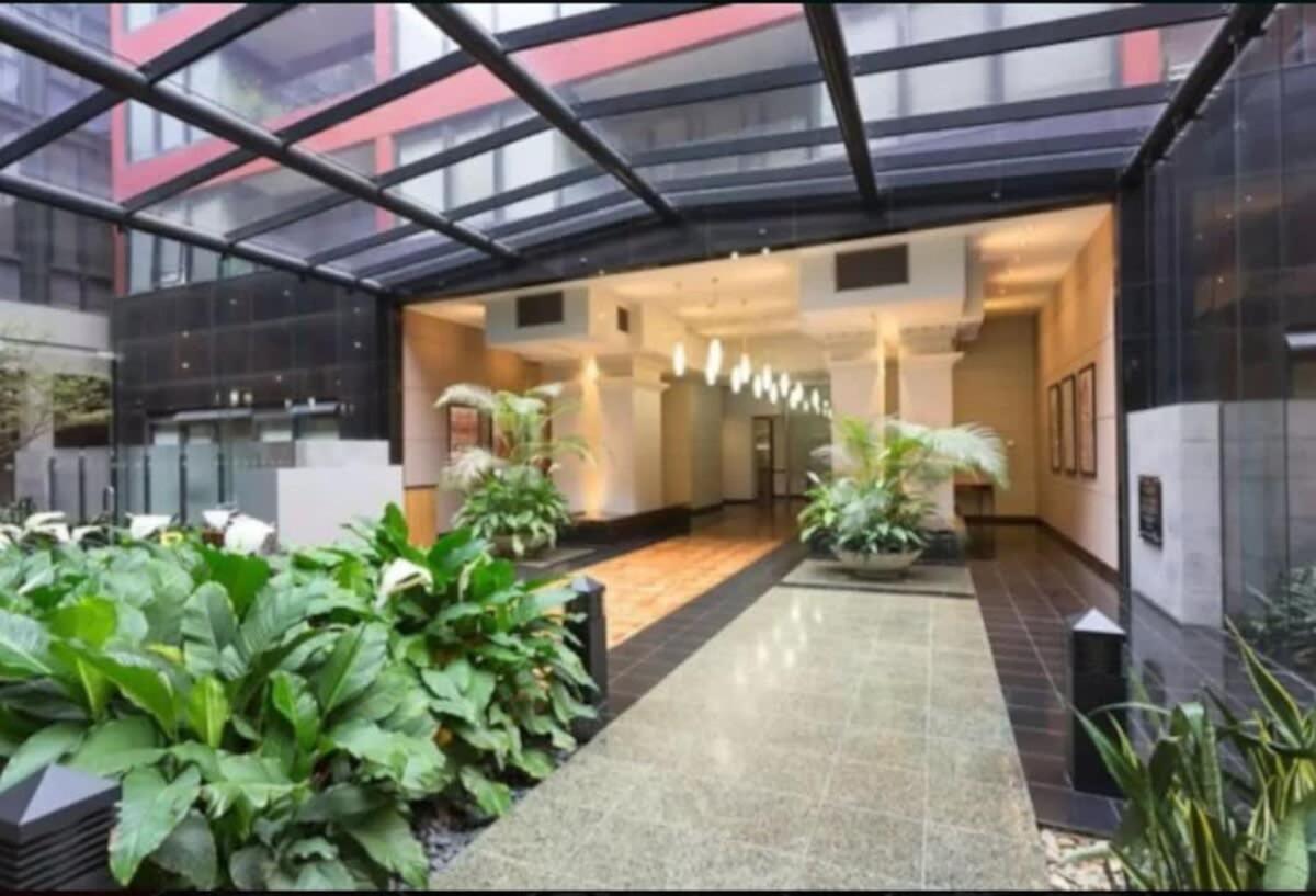 Cbd With A C Balcony & Pool Apartment *