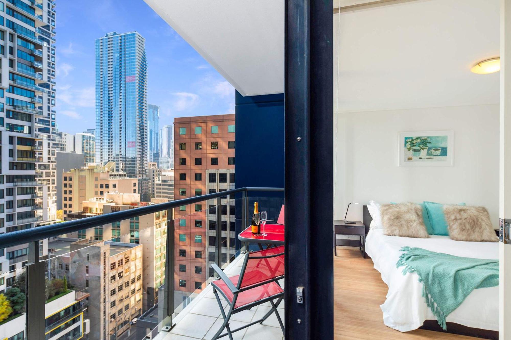 Cbd With A C Balcony & Pool Apartment *